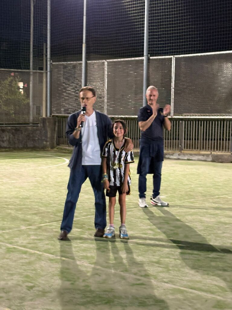 Sara, unica bambina a partecipare